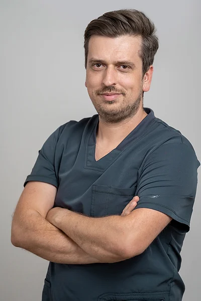 Dr. Király Gyula – fogorvos, konzerváló fogászat és fogpótlástan szakorvos
